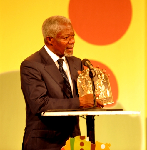 Kofi Annan speaks after receiving Borlaug Medallion in Ghana